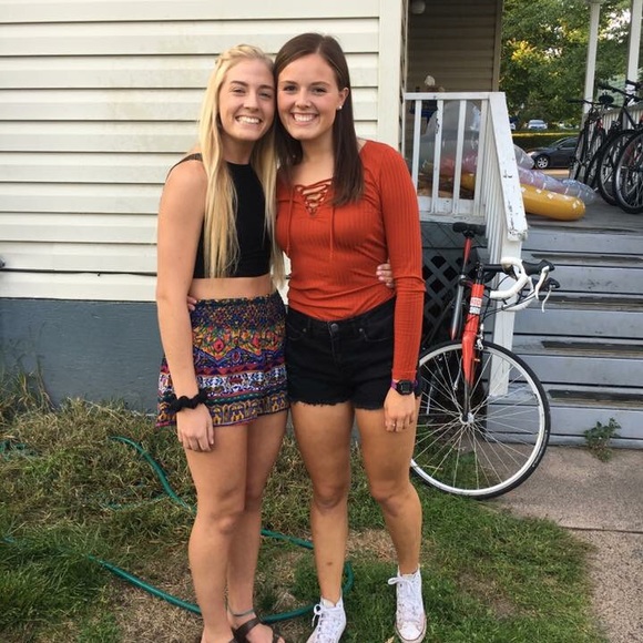 Meet your posher, Teagan - Picture 6 of 8